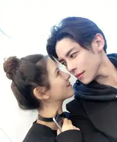 今年确认恋情的10对明星情侣,最后一对撒狗粮令人猝不及防
