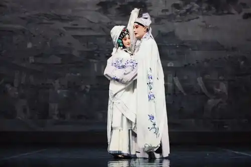 18年岁月不改先锋超前,1699桃花扇再登北京保利