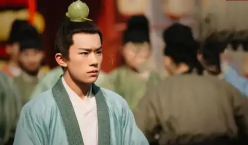 易烊千玺不仅演技差还面瘫,说话喜欢吹口哨,你真的有看剧吗