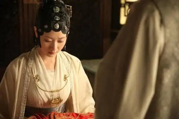 白冰曾被誉为京城四美,出演过红楼梦,如今却在骊歌行中打酱油

