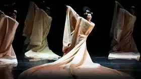 抖音热曲情火唱出爱情的烈火,动感十足,节奏轻快,动感好听