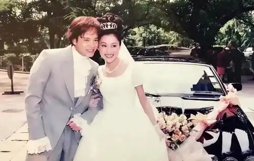 梁小冰与演员马文才牵手,如今沦为大妈,网友称后悔吗