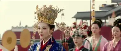 大宋宫词刘涛新剧造型还原度极高,用珍珠装饰脸部,皇后服霸气