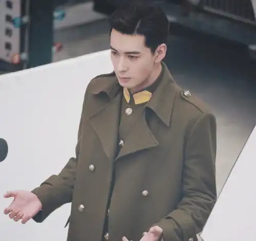 一见倾心官宣新剧照,陈星旭民国造型帅炸天,配角扮相也惊艳