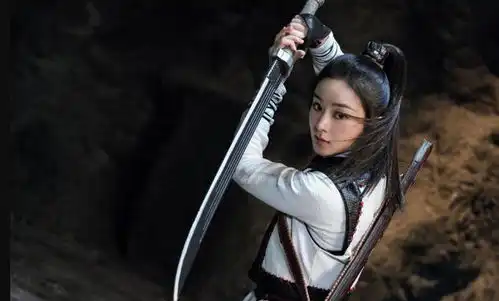 有翡周翡的这个举动,早就点破了吴楚楚的意外结局
