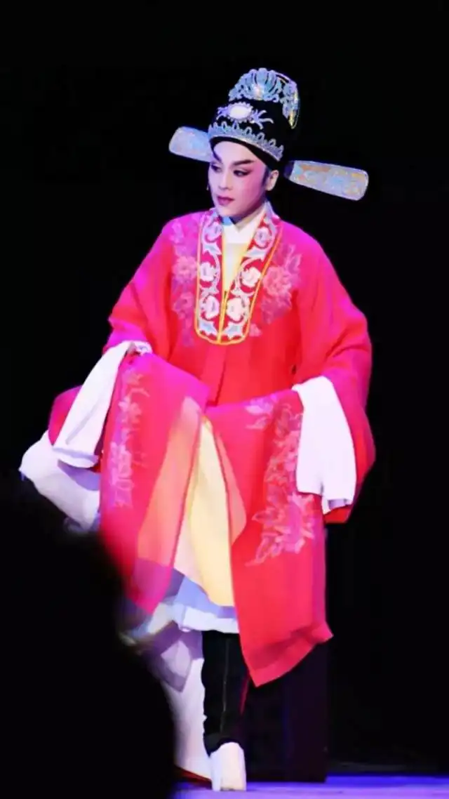 越剧名家黄慧携娘子反串更携后宫们好戏纷呈,更有独家美图大集合
