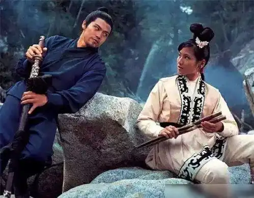 他是圈中教主,成名比李小龙早,被林青霞倒追,人生异常精彩