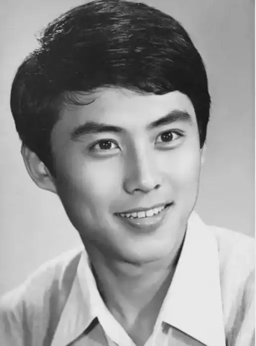 新版红楼梦来了,但是估计没人知道这个老戏骨是谁了吧