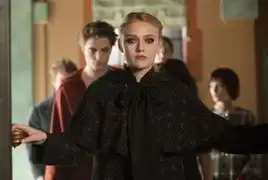 暮光之城女吸血鬼晒儿时玉照
