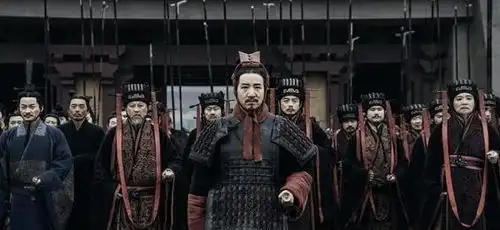 大秦帝国秦始皇的这个举动,导致对他的评价争论了2000多年
