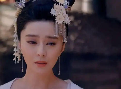 袁立晒范冰冰电视剧武媚娘照片,声称看到了皮囊下的内容