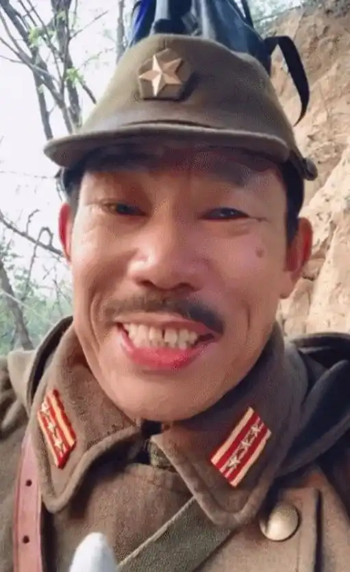 鬼子专业户杨清文因亮剑剧组太穷顶替上场,结果一炮而红成大佐
