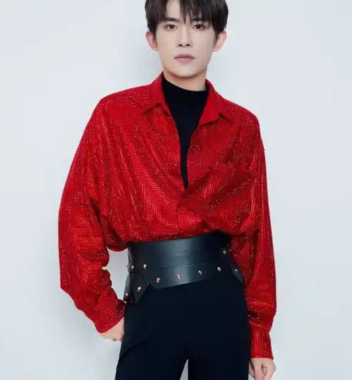 易烊千玺和周冬雨的恋情这届网友在想什么