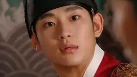 德鲁纳酒店10集满月主动挽留灿成,灿成紧紧抱着满月