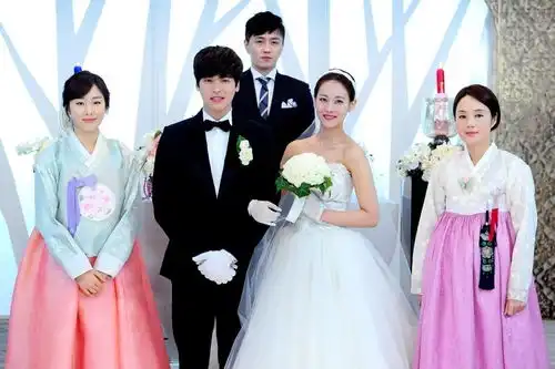 吴子龙走吧李章宇吴涟序举行甜蜜婚礼