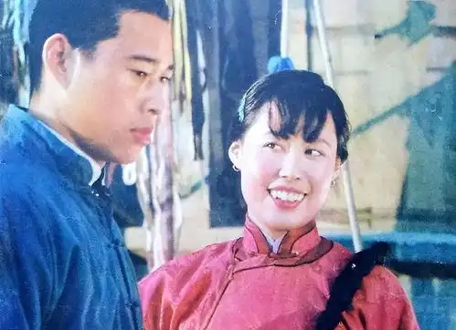 刘四爷宁愿把车厂卖了,也不给虎妞和祥子,两个原因道尽他的冷酷