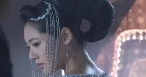 楚留香传奇中的秋瓷炫,饰演第一美人石观音,为爱瞬间便白头