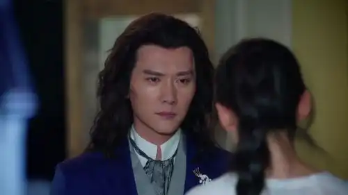 那片星空那片海吴居蓝一点不客气,高傲着脸皮蹭住
