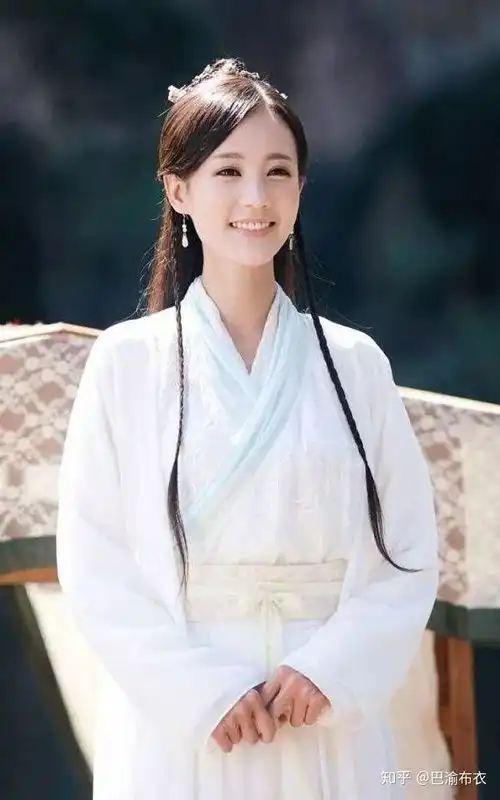 媚者无疆女主李一桐,为何是虎扑直男钟爱的女神,秘密在这儿
