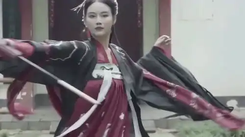 窈窕淑女,汉服小姐姐转圈换装,如同仙女下凡一般