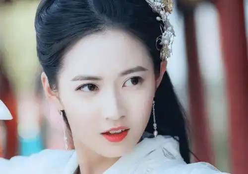 陈钰琪的赵敏,彭小苒的曲小枫,梁洁的曲小檀,这些不如她惊艳