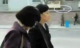 网友揭甜蜜蜜穿帮镜头导演回应因经费不足
