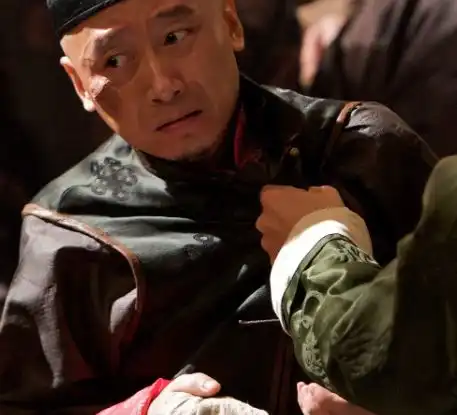 剖腹取粉确有其事深扒电影让子弹飞黑暗隐喻
