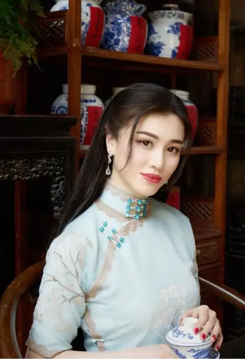 刘翔前妻葛天出道15年戏红人不红,30岁单身却美貌依旧
