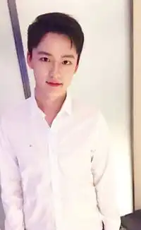 快乐星球艾克丑闻被曝光,网友感叹童年男神居然只剩丁凯乐