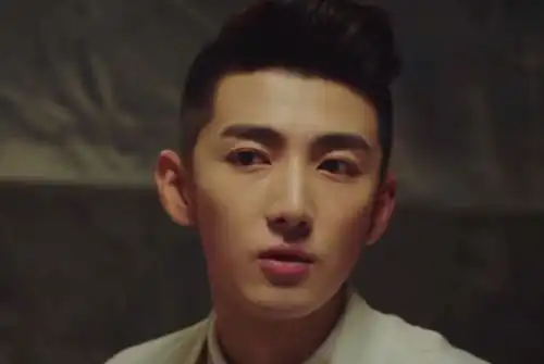 盗墓笔记四个版本的解雨臣每一个都独到好处,都有自己的精彩之处
