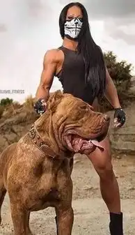 女主人靠自己的宠物走红网络,网友现实版美女与野兽