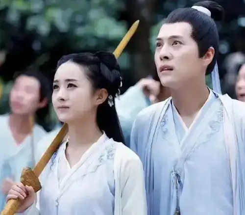 与凤行全是熟人局,6演员和赵丽颖二搭,这7位演员已经3搭
