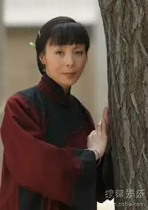 岳秀清演绎三版茶馆跨年龄演出精彩不断
