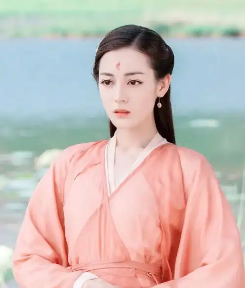 热巴砸杨幂招牌,古装剧总是不火,不适合古装这部剧明明很好
