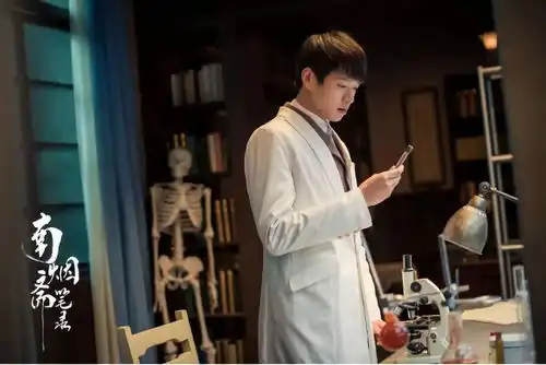 12年后回归合作男神终于能追剧了
