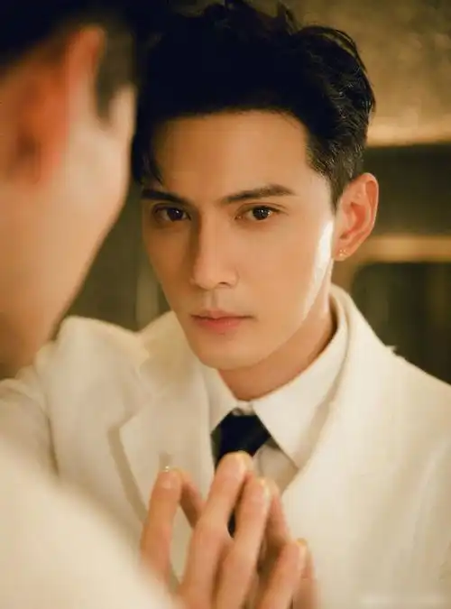 嫣语赋正式启动,徐正溪用冷面王爷梁翊装饰
