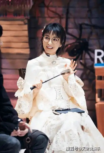 看完92斤的吴昕,再看76斤的鞠婧祎,网友有点不想减肥了
