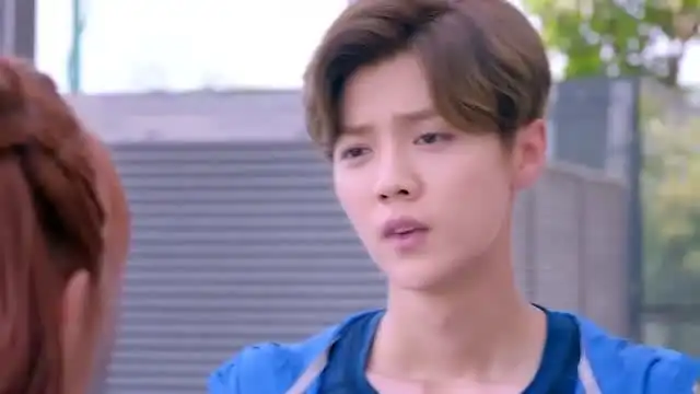 甜蜜暴击这学校里面都不是正常的女生,所有的社团都是格斗系列的