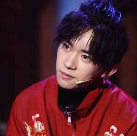 易烊千玺获金像奖双提名,他一直用实力证明自己