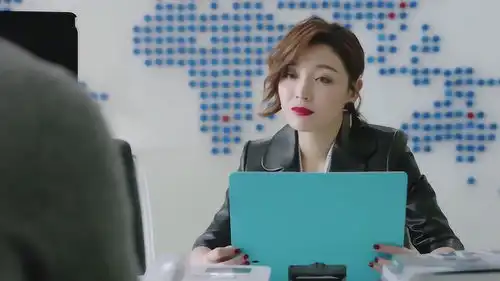 我们都要好好的薇薇安又搞事情想要打仓库的主意,寻找危险了
