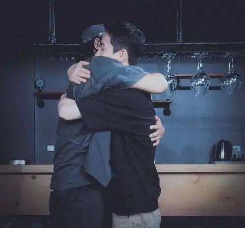 陈明昊行车千里赴朱一龙的火锅之约,戏痴之间的友情,我们懂了
