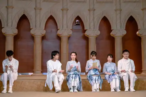 打卡爱情圣地荷兰花海,看一场王潮歌新作只有爱
