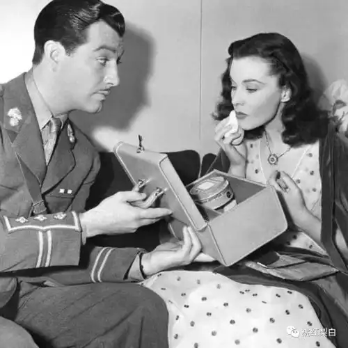 可喜可贺废物美人宋祖儿终于舍得离婚了
