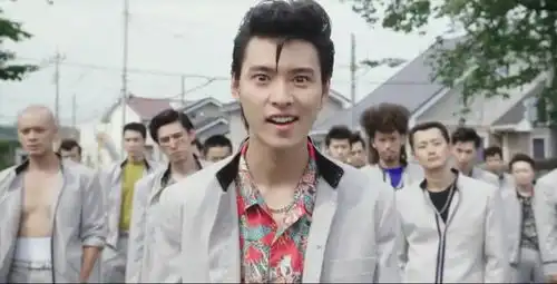 我是大哥大山崎贤人跑去开久当老大,小栗旬成了理发店大叔