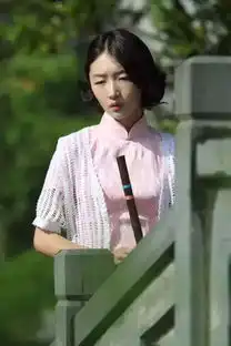 周冬雨再穿旗袍,演绎乱世佳人,却被39岁的殷桃抢风头
