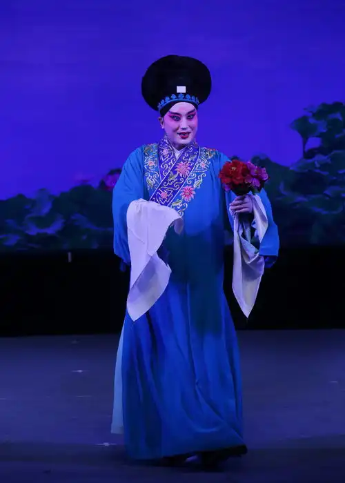 正月十六长治市上党梆子剧团在潞安剧院上演白蛇传剧照
