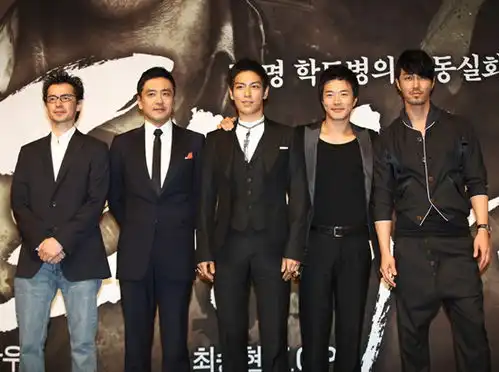 大叔帅锅vs花样偶像决战ing,权相宇崔胜贤车胜元金承佑携手走进炮火中,宣传美图最新剧照预告片视频海报网齐放松