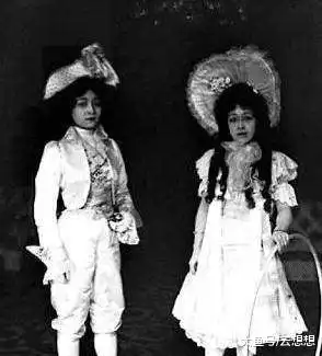 此人精通八国语言,看过慈禧洗澡,晚年著作揭露了清朝灭亡的秘密
