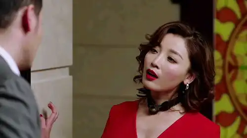 我们都要好好的高晓菲实力诠释穿普拉达的温娘娘
