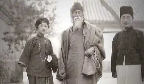 民国文豪徐志摩2位夫人和后代子女结果怎么样了